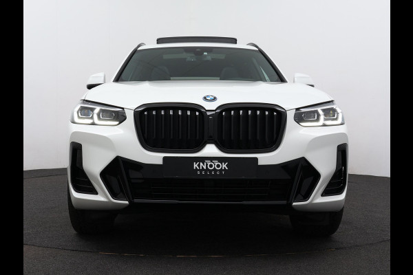 BMW X3 xDrive30e High Executive | Panorama | Trekhaak | HUD |