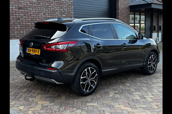 Nissan QASHQAI 1.3 DIG-T Tekna + / 140 PK / Trekhaak / Panoramadak / Navigatie + Camera / Leder + Memory / Bose Sound