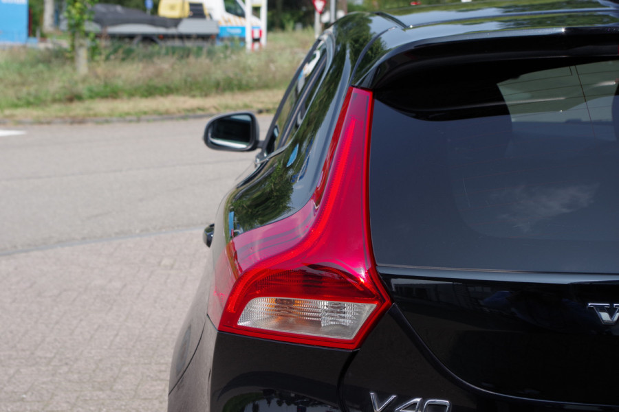 Volvo V40 1.5 T3 153 PK Automaat R-Design Polar+ Sport, Panoramadak, Harman / Kardon, Stoelverwarming, Keyless