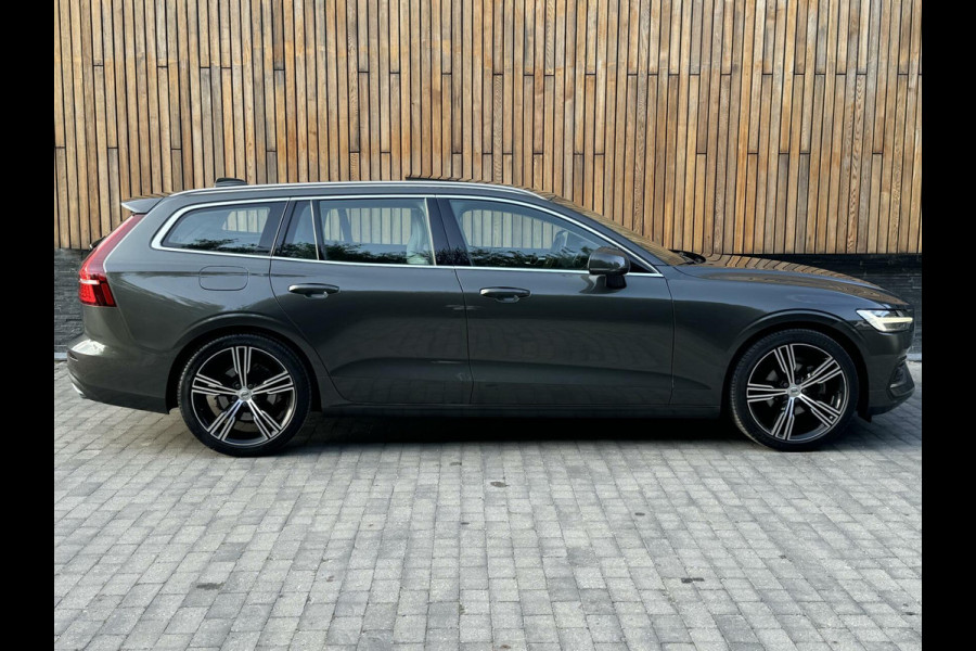 Volvo V60 2.0 T4 Inscription Automaat | Panoramadak | B&W | Trekhaak elektrisch uitklapbaar | Adaptive Cruise | Achteruitrijcamera