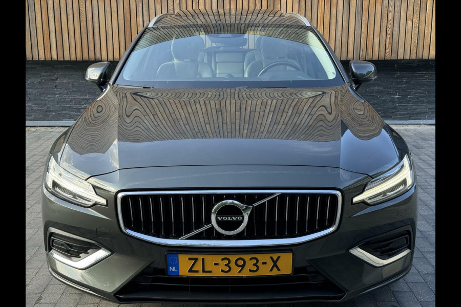 Volvo V60 2.0 T4 Inscription Automaat | Panoramadak | B&W | Trekhaak elektrisch uitklapbaar | Adaptive Cruise | Achteruitrijcamera