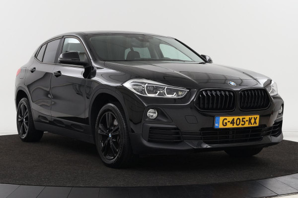 BMW X2 sDrive20i Executive Edition | Dealer onderhouden | Trekhaak | Head-up | Full LED | Navigatie | PDC | Bluetooth