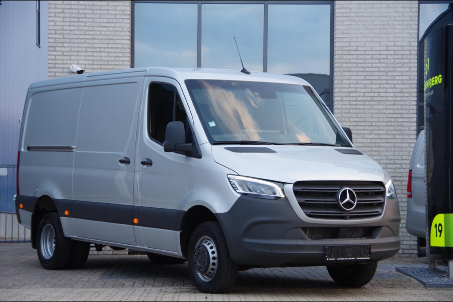 Mercedes-Benz Sprinter 519 1.9 CDI L2H1 AUT. LED, 2X SCHUIFDEUR, DUBBEL LUCHT, LEDER, TREKHAAK, MBUX10'', 360 CAMERA, ADAPT CRUISE