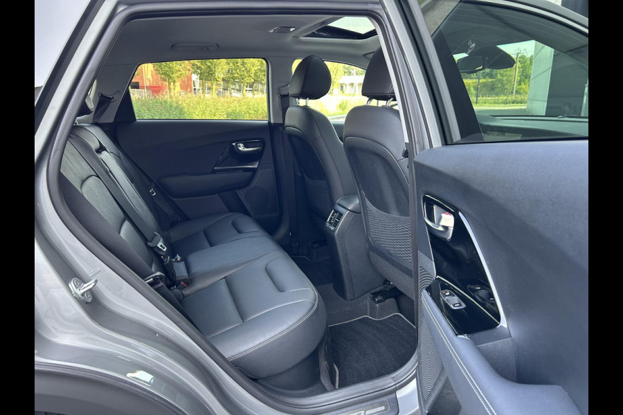 Kia Niro 1.6 GDi Hybrid ExecutiveLine Automaat | JBL | Schuif-/Kanteldak | Leder | BSD | Trekhaak | Camera | Navi | Clima | Key-Less | Apple CarPlay/Android Auto | Stoelverkoeling | PDC | Cruise | LED |