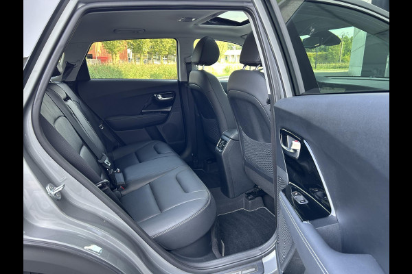 Kia Niro 1.6 GDi Hybrid ExecutiveLine Automaat | JBL | Schuif-/Kanteldak | Leder | BSD | Trekhaak | Camera | Navi | Clima | Key-Less | Apple CarPlay/Android Auto | Stoelverkoeling | PDC | Cruise | LED |