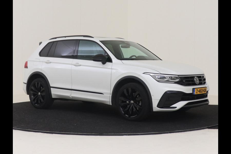 Volkswagen Tiguan 1.4 TSI eHybrid R-Line Business+ BLACK STYLE PANORAMADAK NAVIGATIE TREKHAAK HEAD UP ADAPTIVE CRUISE CONTROL BLIND SPOT 19 INCH VELGEN