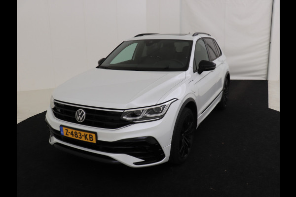 Volkswagen Tiguan 1.4 TSI eHybrid R-Line Business+ BLACK STYLE PANORAMADAK NAVIGATIE TREKHAAK HEAD UP ADAPTIVE CRUISE CONTROL BLIND SPOT 19 INCH VELGEN