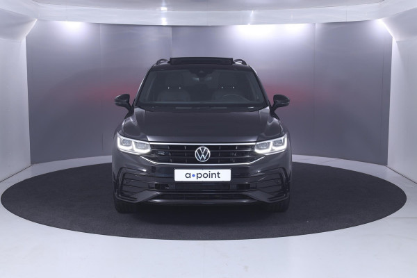 Volkswagen Tiguan 1.4 TSI eHybrid R-Line Business+ 245 pk Automaat (DSG) | Verlengde garantie | Navigatie | Panoramadak | Elektr. trekhaak | Parkeersensoren (Park assist) | Achteruitrijcamera |