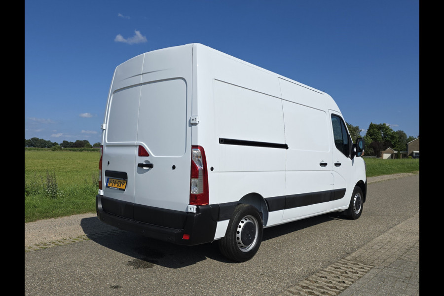 Renault Master T35 2.3 dCi 150 L2 H2 Energy Work Edition - 150 Pk - AUTOMAAT - Euro 6 - Navi - ParkeerCamera