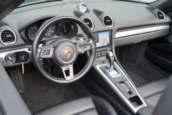 Porsche 718 Boxster 2.0 300pk / Sport Chrono / Sportuitlaat / Led / Stuurverwarming / NL-Auto!