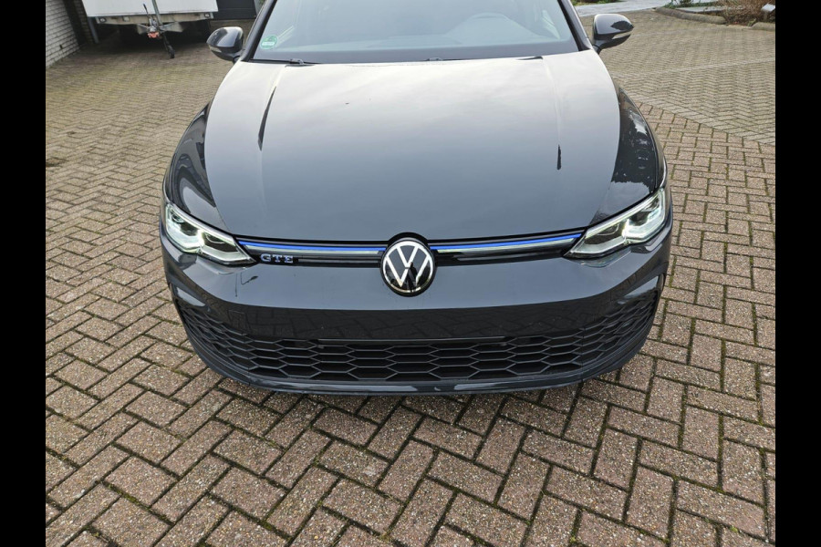 Volkswagen Golf 1.4 GTE 245PK PANO SFEER CARPLAY