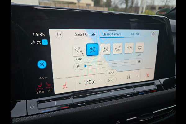 Volkswagen Golf 1.4 GTE 245PK PANO SFEER CARPLAY