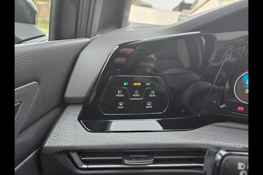 Volkswagen Golf 1.4 GTE 245PK PANO SFEER CARPLAY