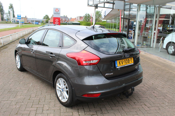 Ford Focus 1.0 Trend , 5 deurs , 100pk Navigatie , Cruise control , Airco , Voorruit verwarming Trekhaak , Bluetooth , LM velgen