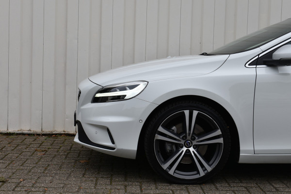 Volvo V40 T3 Polar+ Sport | Adapt. Cruise | BLIS | Standkachel | Verw. Voorstoelen |