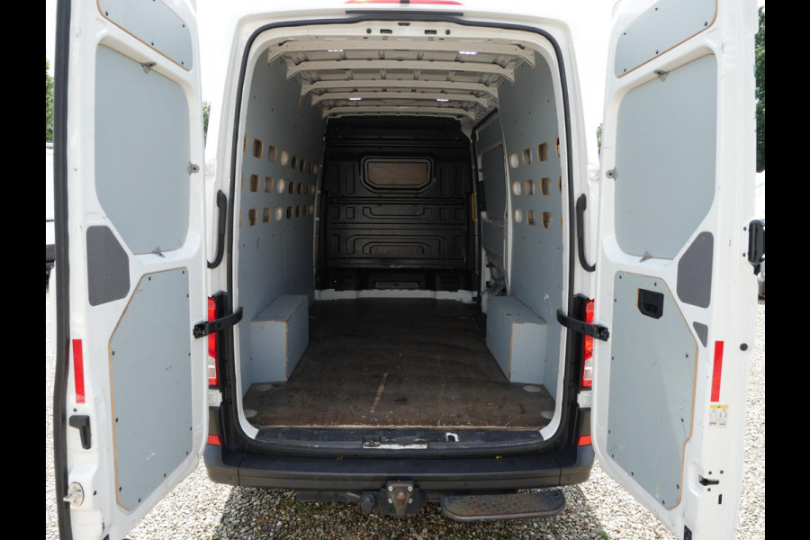 Volkswagen Crafter 2.0 TDI, L3H3, Airco, navi, 3-zits