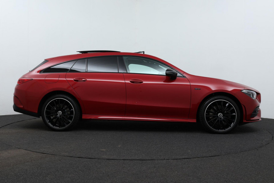 Mercedes-Benz CLA-Klasse Shooting Brake 250 e Premium Plus AANBIEDING!(Panorama, Sfeer, Stoelv, Climate, Navi, Apple Carplay, Etc)