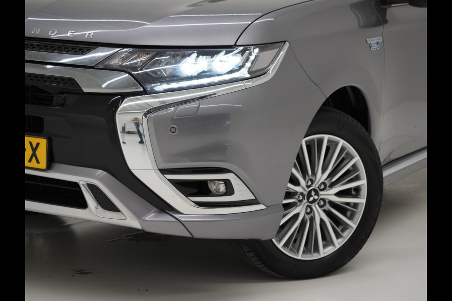 Mitsubishi Outlander 2.4 PHEV S-Edition | LED | Keyless | Camera | Sportstoelen | Stoelverwarming