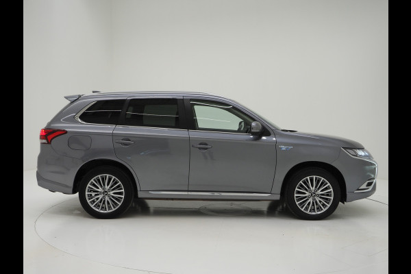 Mitsubishi Outlander 2.4 PHEV S-Edition | LED | Keyless | Camera | Sportstoelen | Stoelverwarming