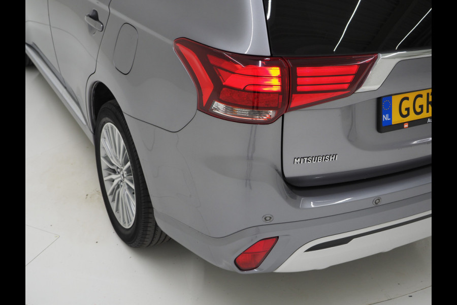 Mitsubishi Outlander 2.4 PHEV S-Edition | LED | Keyless | Camera | Sportstoelen | Stoelverwarming