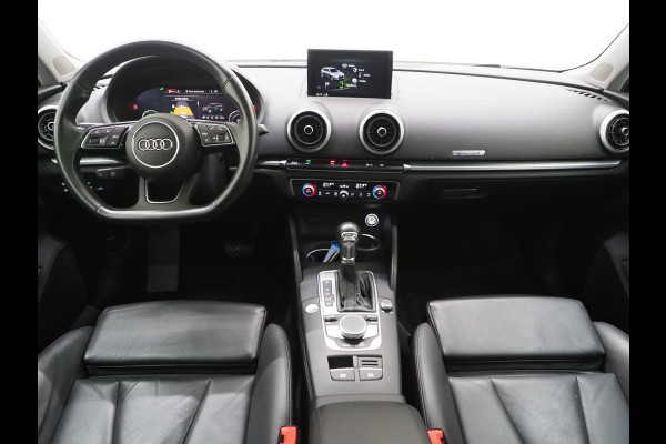 Audi A3 Sportback 40 e-tron Sport | Panoramadak | Virtual | Leder | Camera | Keyless | Sportstoelen