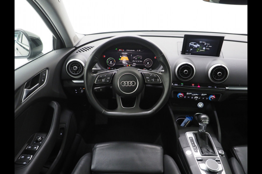 Audi A3 Sportback 40 e-tron Sport | Panoramadak | Virtual | Leder | Camera | Keyless | Sportstoelen