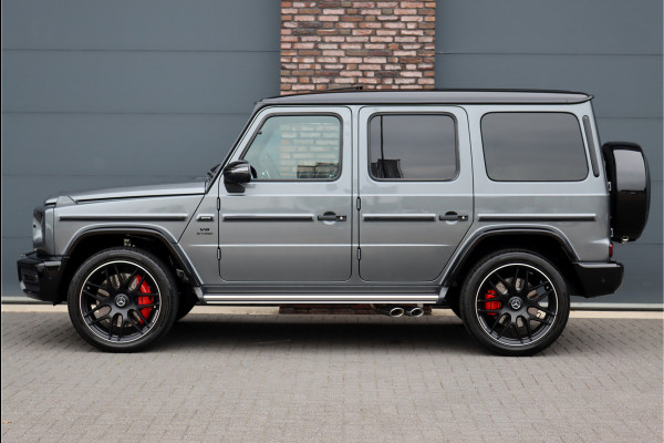 Mercedes-Benz G-Klasse AMG 63 V8 G-Manufaktur Aut9 | Grijs Kenteken | AMG Drivers Package | Distronic+ | Carbon | Massage | Nappa Leder | Trekhaak | Stoelventilatie | Energizing-pakket | Schuifdak | Techniekpakket |