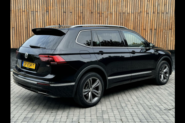 Volkswagen Tiguan Allspace 1.5 TSI R-line DSG | Panoramadak | Apple CarPlay | Navigatiesysteem | 19 inch velgen | Parkeersensoren voor en achter | Achterui