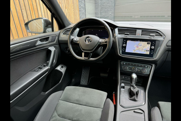 Volkswagen Tiguan Allspace 1.5 TSI R-line DSG | Panoramadak | Apple CarPlay | Navigatiesysteem | 19 inch velgen | Parkeersensoren voor en achter | Achterui