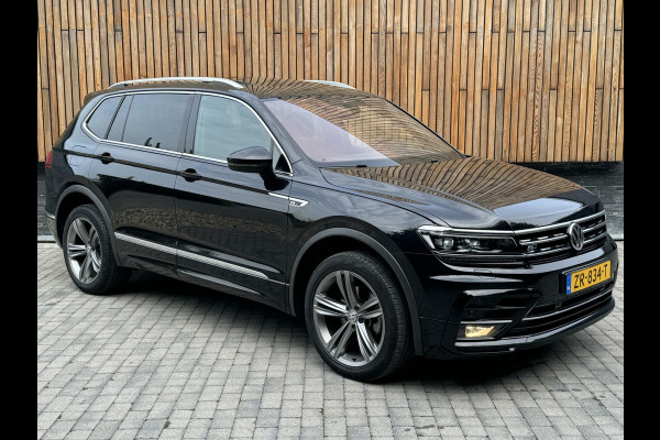 Volkswagen Tiguan Allspace 1.5 TSI R-line DSG | Panoramadak | Apple CarPlay | Navigatiesysteem | 19 inch velgen | Parkeersensoren voor en achter | Achterui