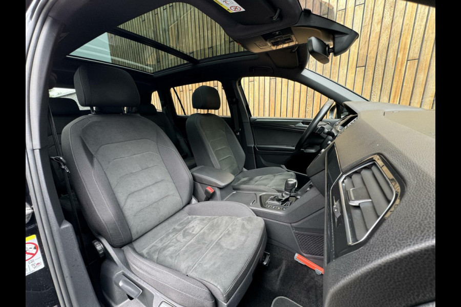 Volkswagen Tiguan Allspace 1.5 TSI R-line DSG | Panoramadak | Apple CarPlay | Navigatiesysteem | 19 inch velgen | Parkeersensoren voor en achter | Achterui