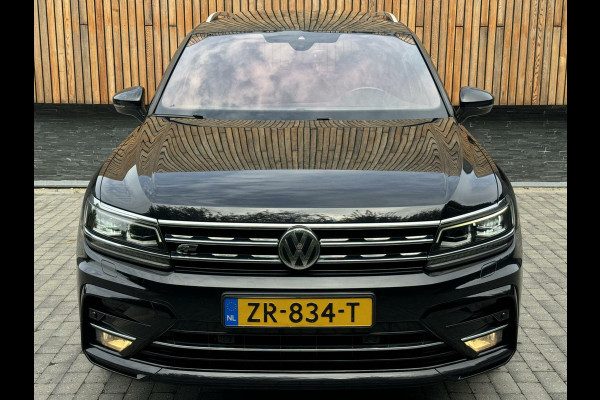 Volkswagen Tiguan Allspace 1.5 TSI R-line DSG | Panoramadak | Apple CarPlay | Navigatiesysteem | 19 inch velgen | Parkeersensoren voor en achter | Achterui