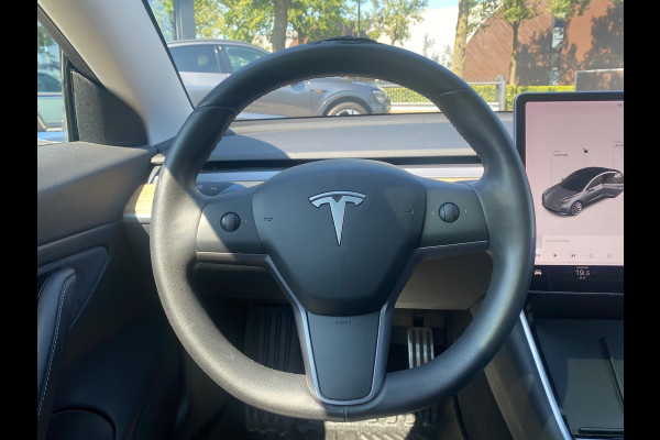 Tesla Model 3 Standard RWD Plus 60 kWh VAN VOOR UW ZOMERVOORDEEL | 1000 KG TREKGEWICHT