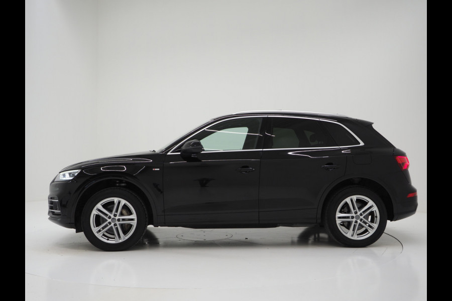 Audi Q5 55 TFSI e quattro Competition | Panoramadak | Adaptive Cruise | Keyless | Camera | Trekhaak