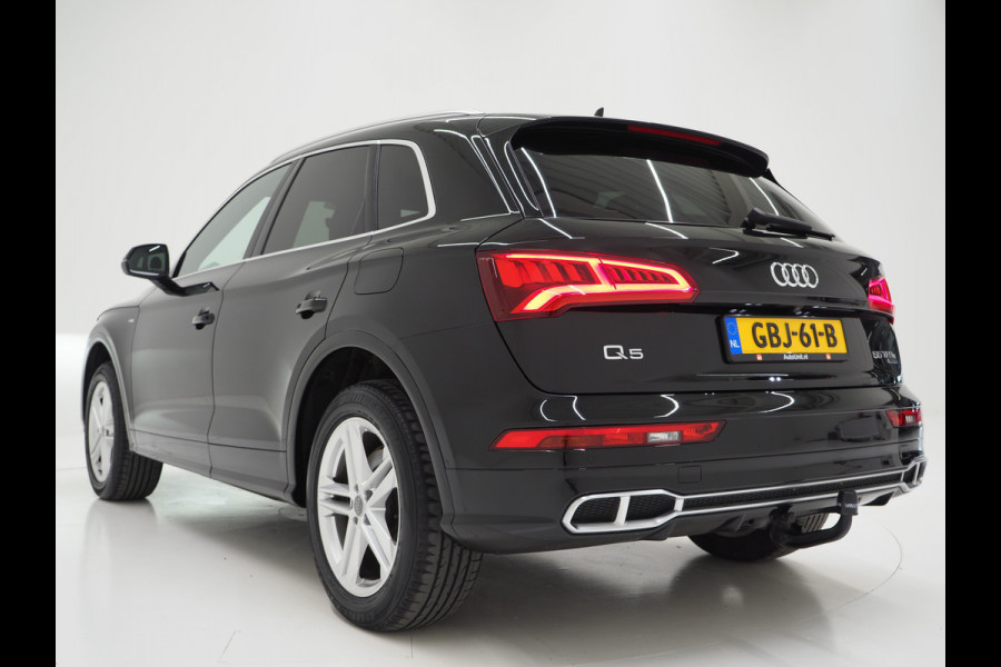 Audi Q5 55 TFSI e quattro Competition | Panoramadak | Adaptive Cruise | Keyless | Camera | Trekhaak