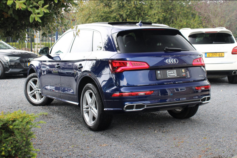 Audi Q5 55 TFSI e Quattro Competition 367 PK 3x S-Line Pano Camera Keyless Virtual 19''