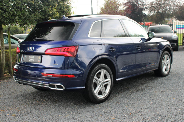 Audi Q5 55 TFSI e Quattro Competition 367 PK 3x S-Line Pano Camera Keyless Virtual 19''