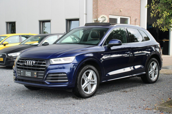 Audi Q5 55 TFSI e Quattro Competition 367 PK 3x S-Line Pano Camera Keyless Virtual 19''