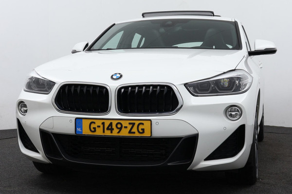 BMW X2 SDrive20i High Executive M-Sport AANBIEDING! (NL-auto, Dealer OndH, Panorama, Camera, Navi Pro, Kuipstoelen, Head-up, PDC)