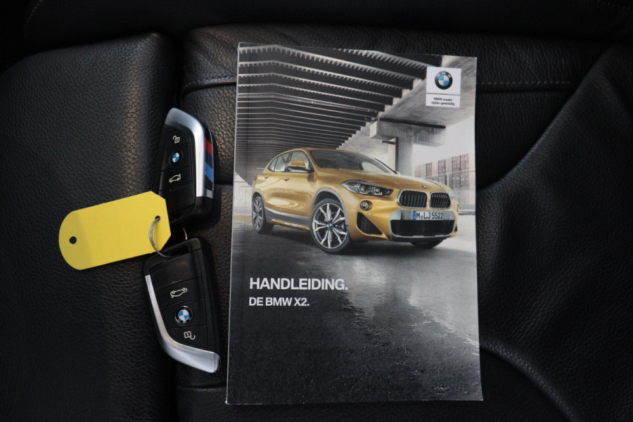 BMW X2 SDrive20i High Executive M-Sport AANBIEDING! (NL-auto, Dealer OndH, Panorama, Camera, Navi Pro, Kuipstoelen, Head-up, PDC)