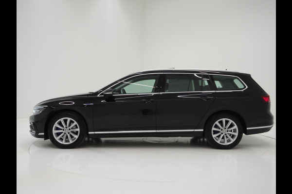 Volkswagen Passat Variant 1.4 TSI PHEV GTE | Panoramadak | Adaptive Cruise | Massage | Virtual | Camera