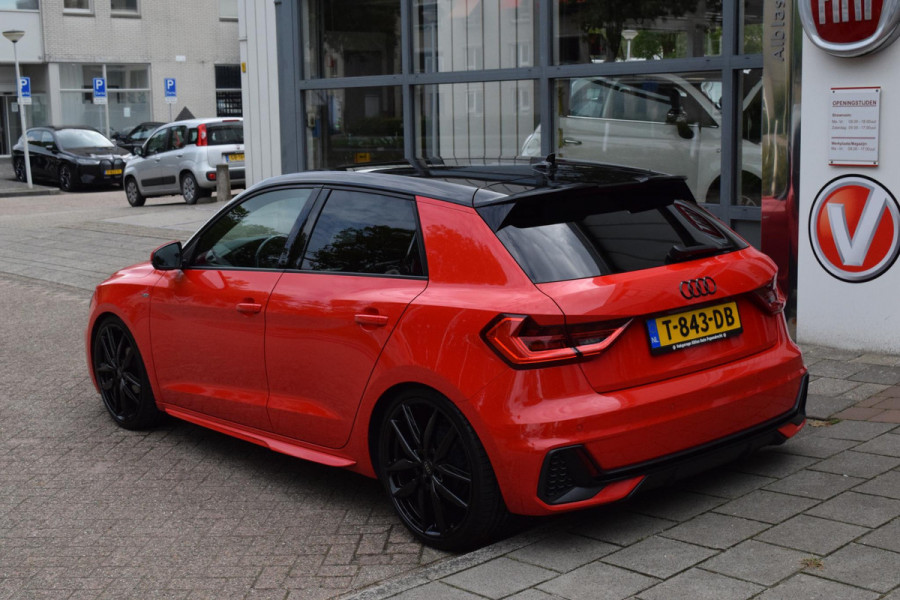 Audi A1 Sportback 25 TFSI S Line edition one