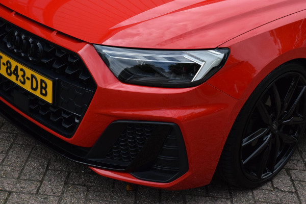 Audi A1 Sportback 25 TFSI S Line edition one