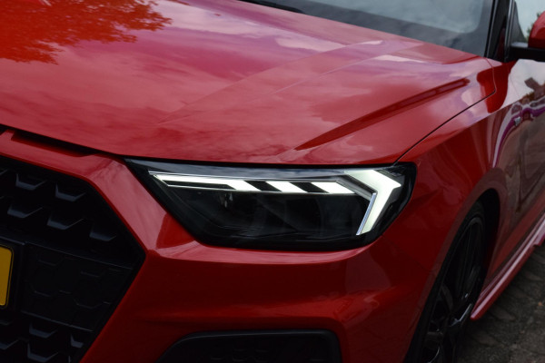 Audi A1 Sportback 25 TFSI S Line edition one