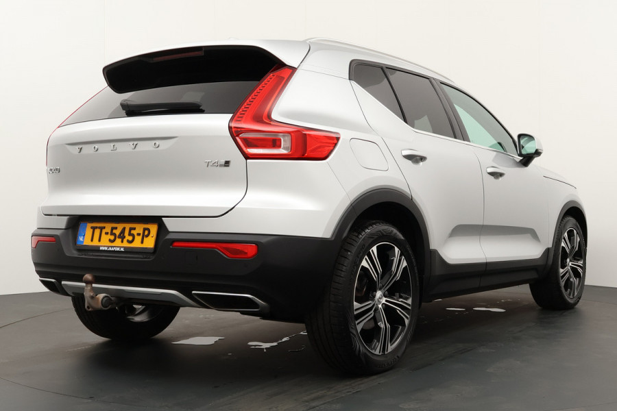 Volvo XC40 BWJ 11-2018 / 190 PK 2.0 T4 AWD Inscription automaat / Leer / Trekhaak / Clima / Cruise / Navi / 19'' LMV / Camera achter / Stoelverwarming / Donker glas /