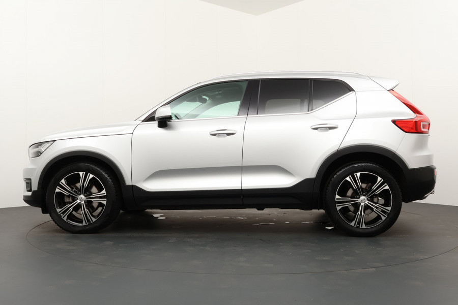 Volvo XC40 BWJ 11-2018 / 190 PK 2.0 T4 AWD Inscription automaat / Leer / Trekhaak / Clima / Cruise / Navi / 19'' LMV / Camera achter / Stoelverwarming / Donker glas /