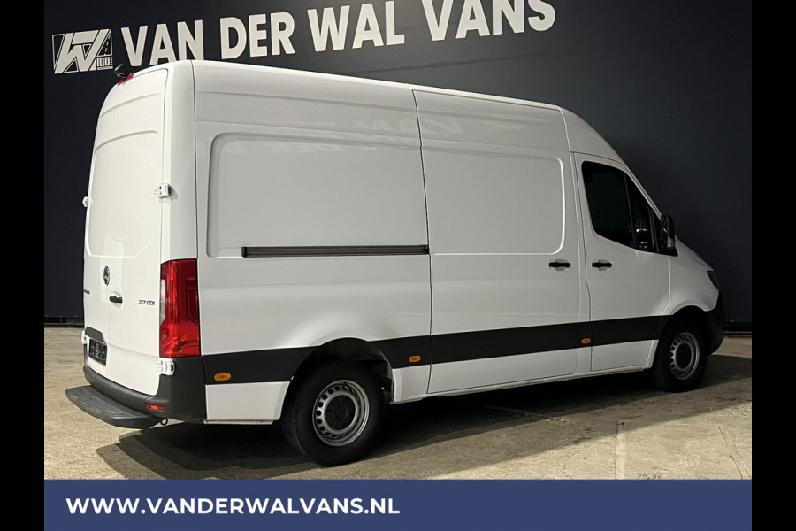 Mercedes-Benz Sprinter 317 CDI 170pk L2H2 Euro6 Airco | Camera | Apple Carplay | Android Auto Stoelverwarming