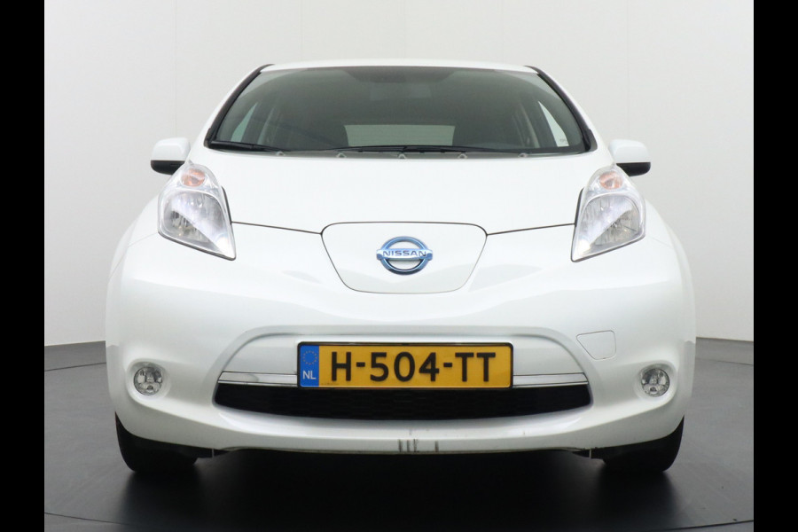 Nissan Leaf €5640,- na Subsidie 30kWh 110pk AUT. Navi Ecc Camera Bluetooth DAB LMV Stuurverwarming Keyless Regen-Licht Sensor Comfort-Pack E Elec.-ramen en spiegels Acenta