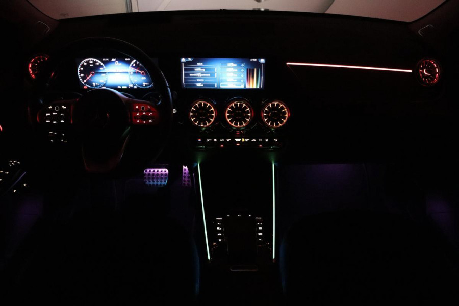 Mercedes-Benz B-Klasse 250e AMG Night | Panoramadak | Adaptive cruise | Burmester | Trekhaak | Head-Up | 360 camera | Matrix LED | Widescreen