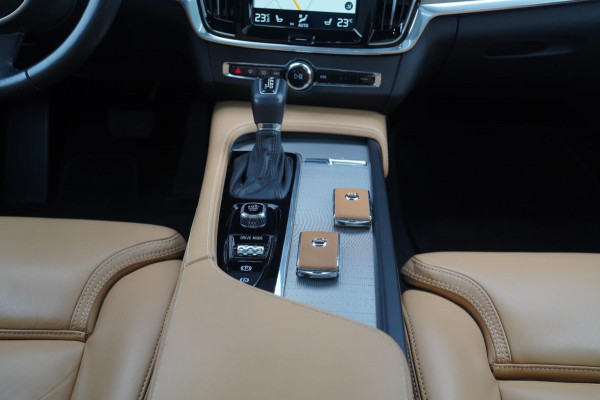 Volvo V90 2.0 T5 Inscription | Head up Display | Panorama | Apple Carplay | Lane Assist | Camera | 250 PK | 100% onderhouden | LED